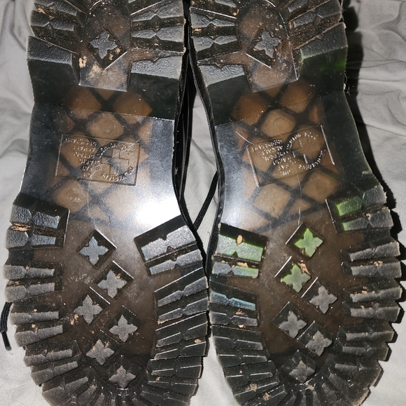 Size 9 Doc Martins - Picture 2 of 3